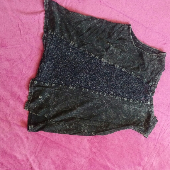 Top - Picture 2 of 2